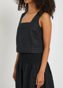 Akira linen top