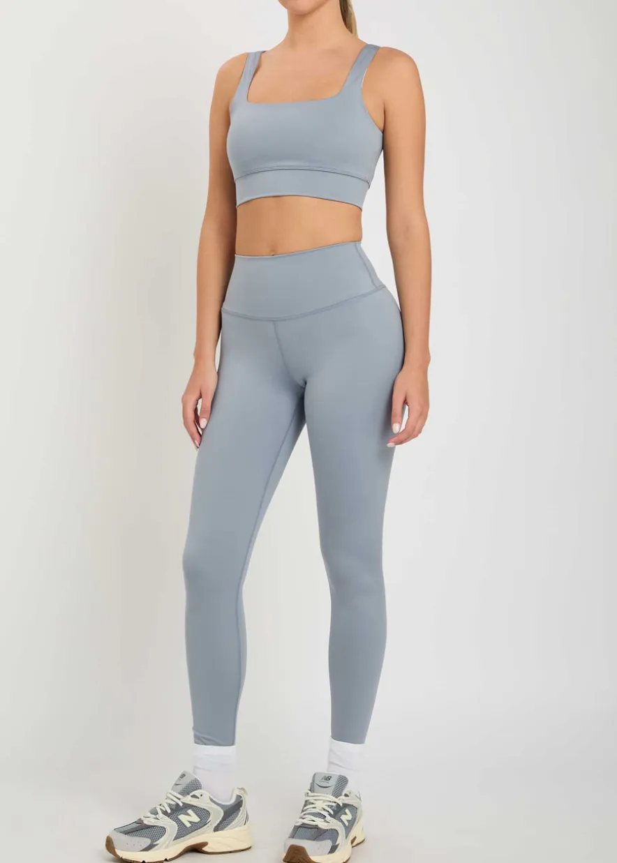 Assure 28 technical-stretch leggings