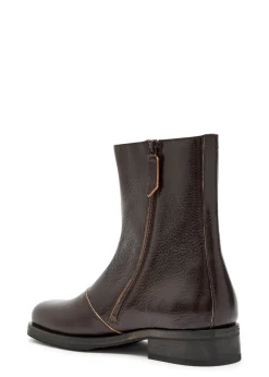 Camion grained leather ankle boots