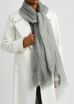 Cashmere scarf