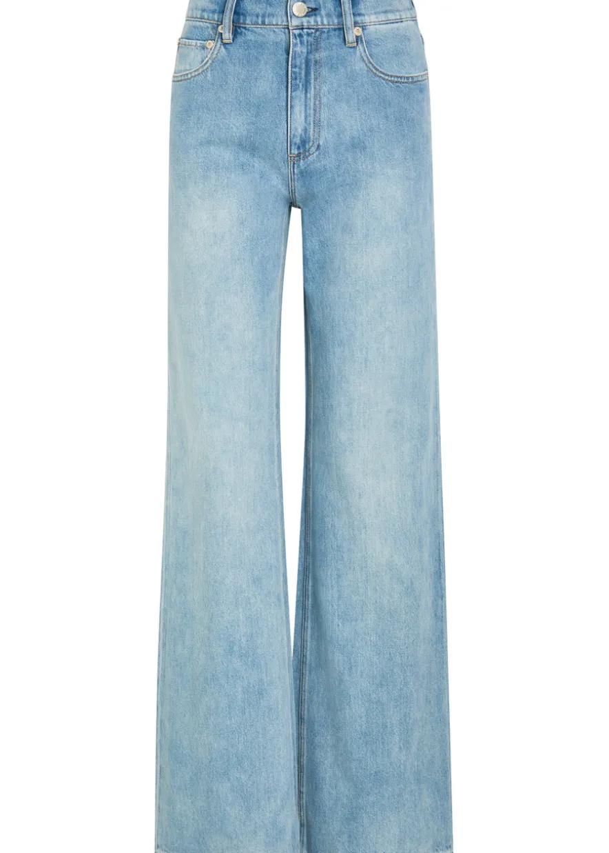 Chic wide-leg denim jeans