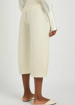 Corrugated cropped ribbed-knit trousers