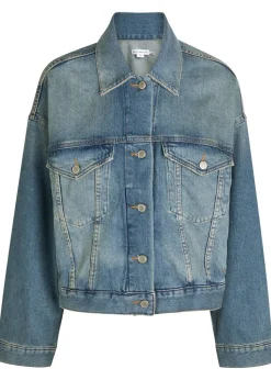 Cropped denim trucker jacket