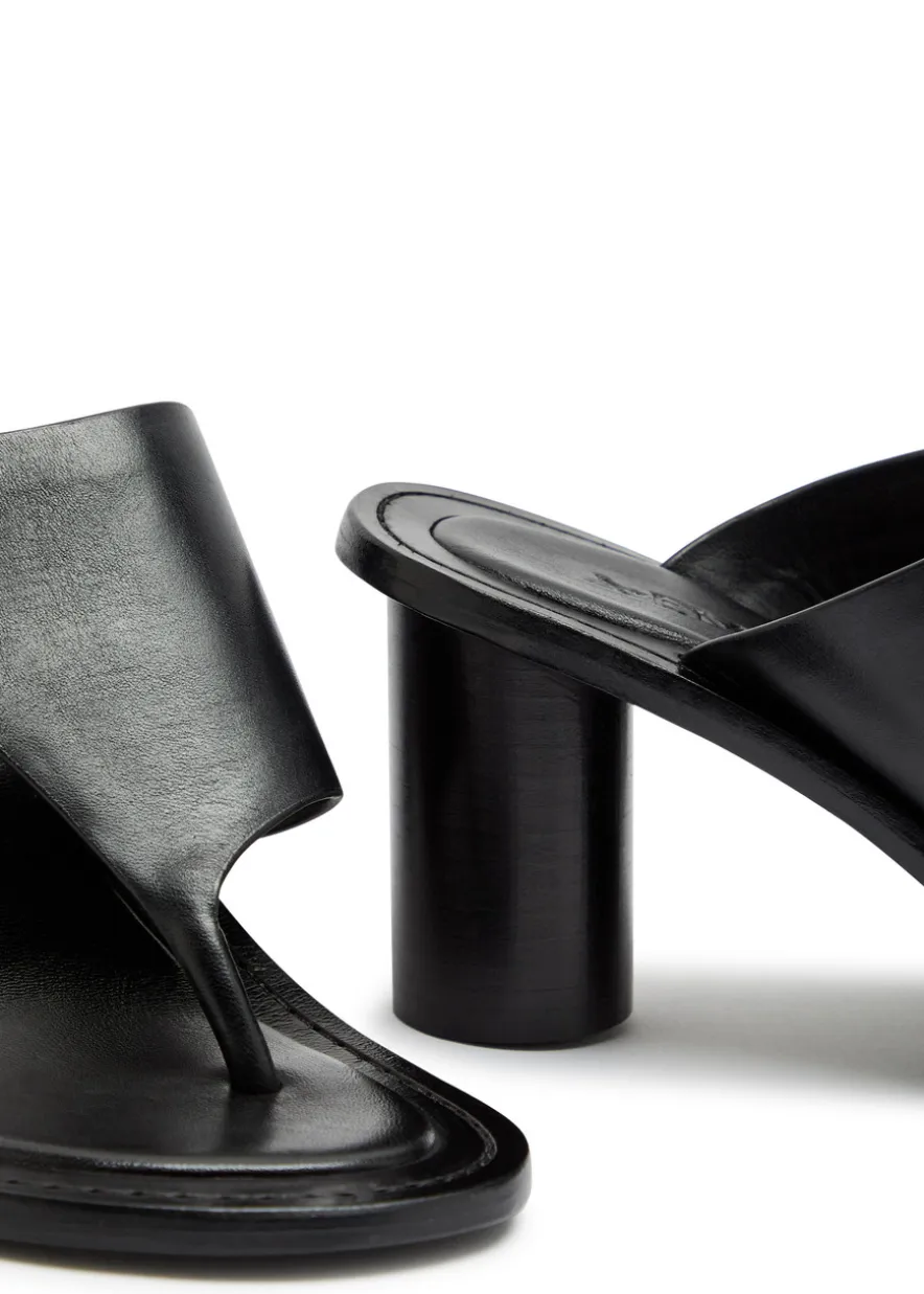 Hardie 70 thong mules