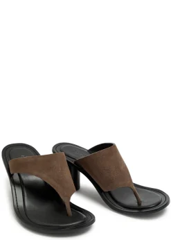 Hardie 70 thong mules