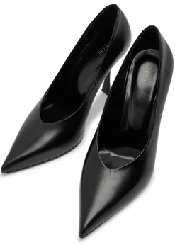 Kiss 105 leather pumps