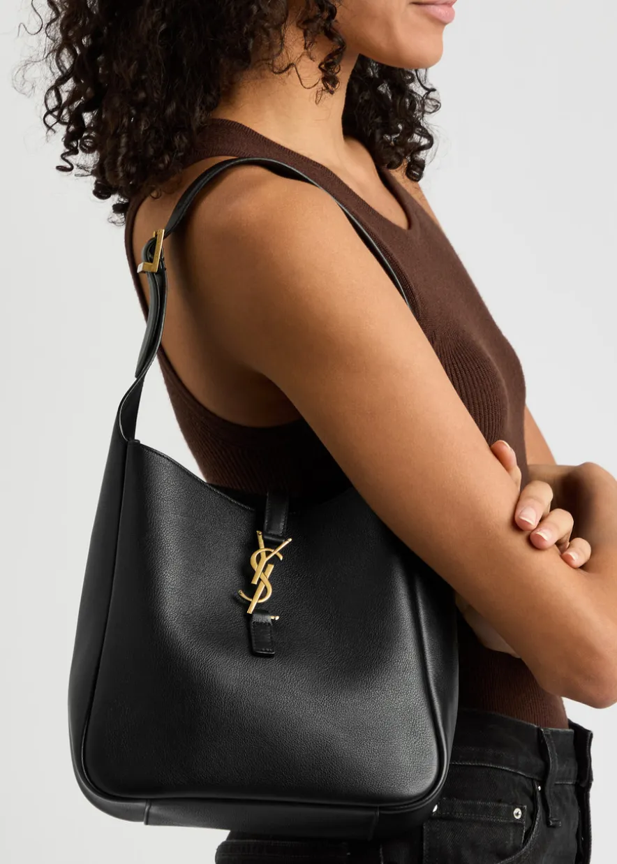 Le 5 à 7 small leather hobo bag