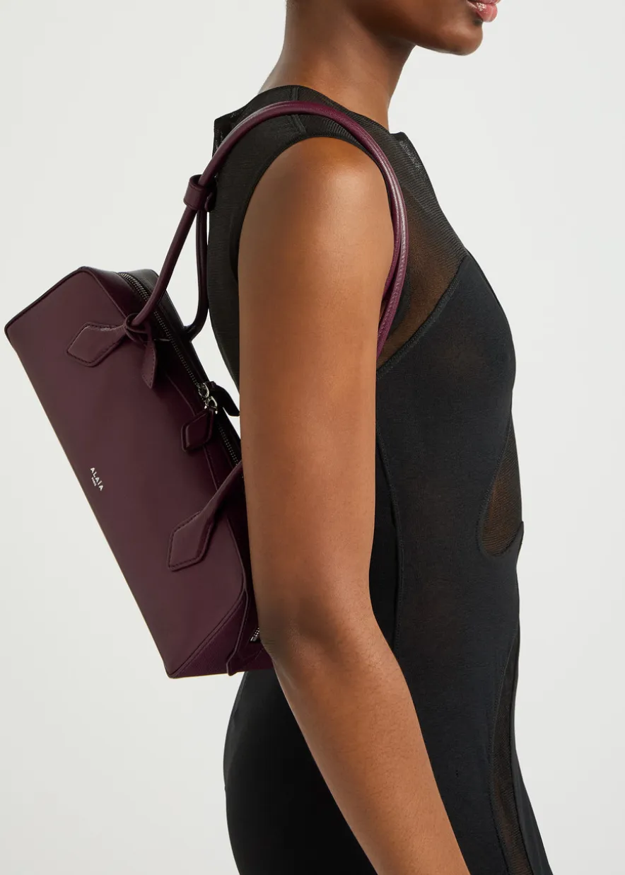 Le Teckel medium grained leather shoulder bag