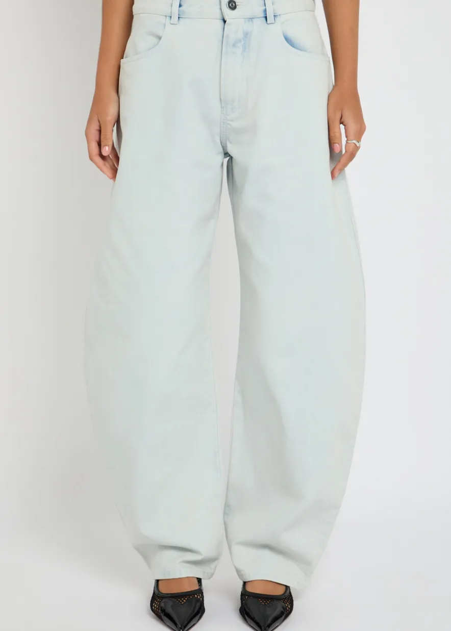 Low Round barrel-leg jeans