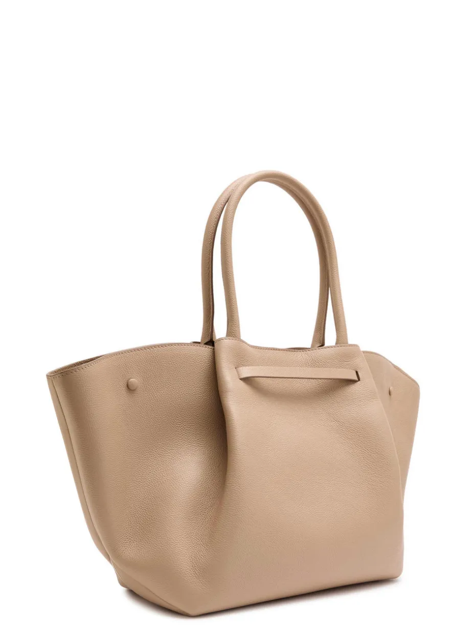 New York grained leather tote