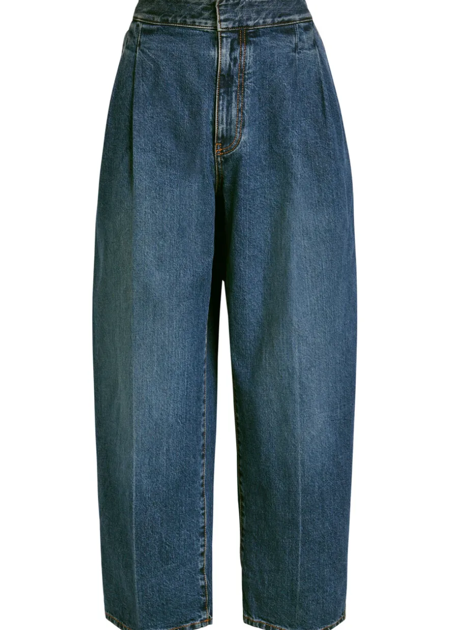Pleated barrel-leg jeans