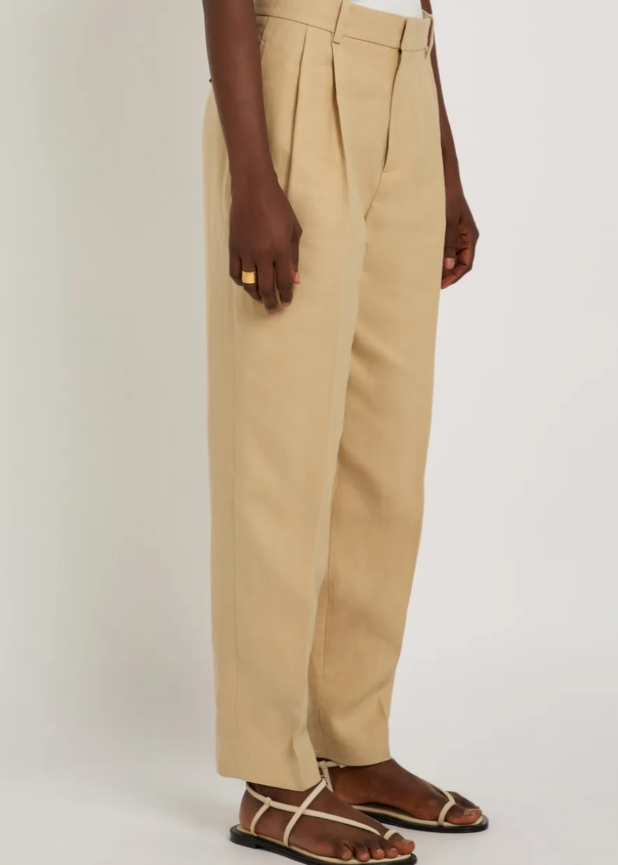 Pleated tapered-leg hemp trousers