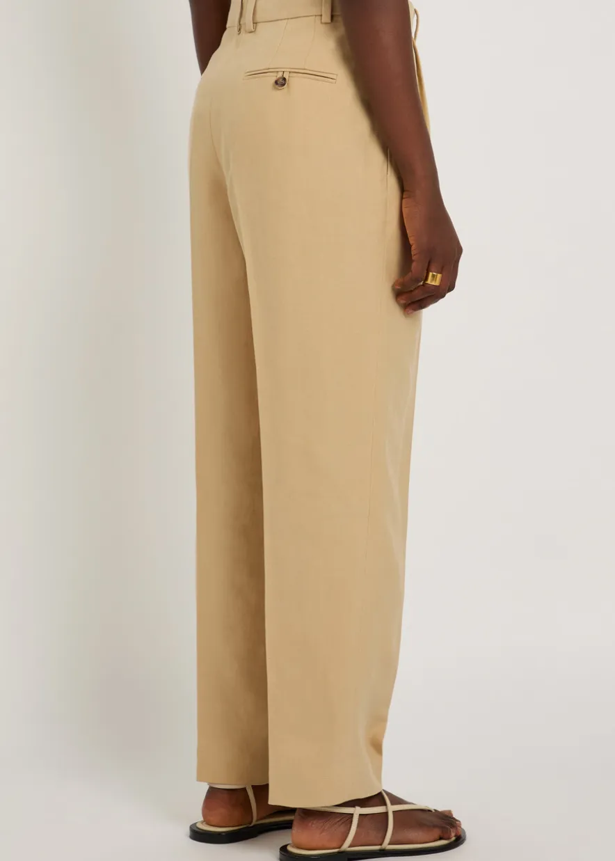 Pleated tapered-leg hemp trousers