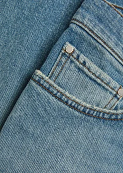 Relaxed tapered-leg jeans
