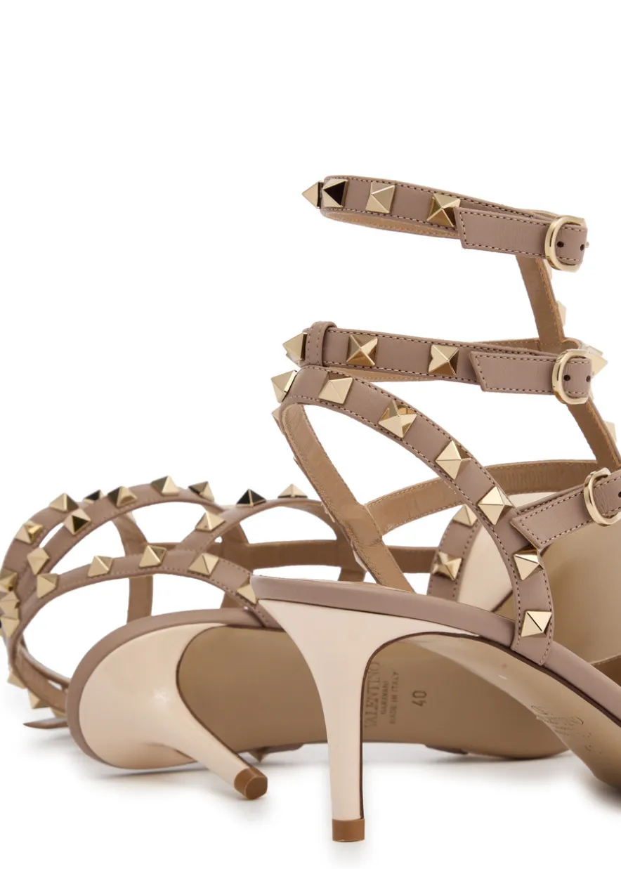 Rockstud 65 patent leather pumps