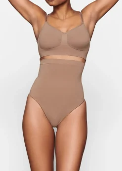 Seamless sculpt high-waisted thong