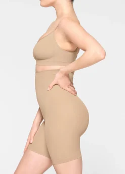 Seamless sculpt mid-thigh shorts