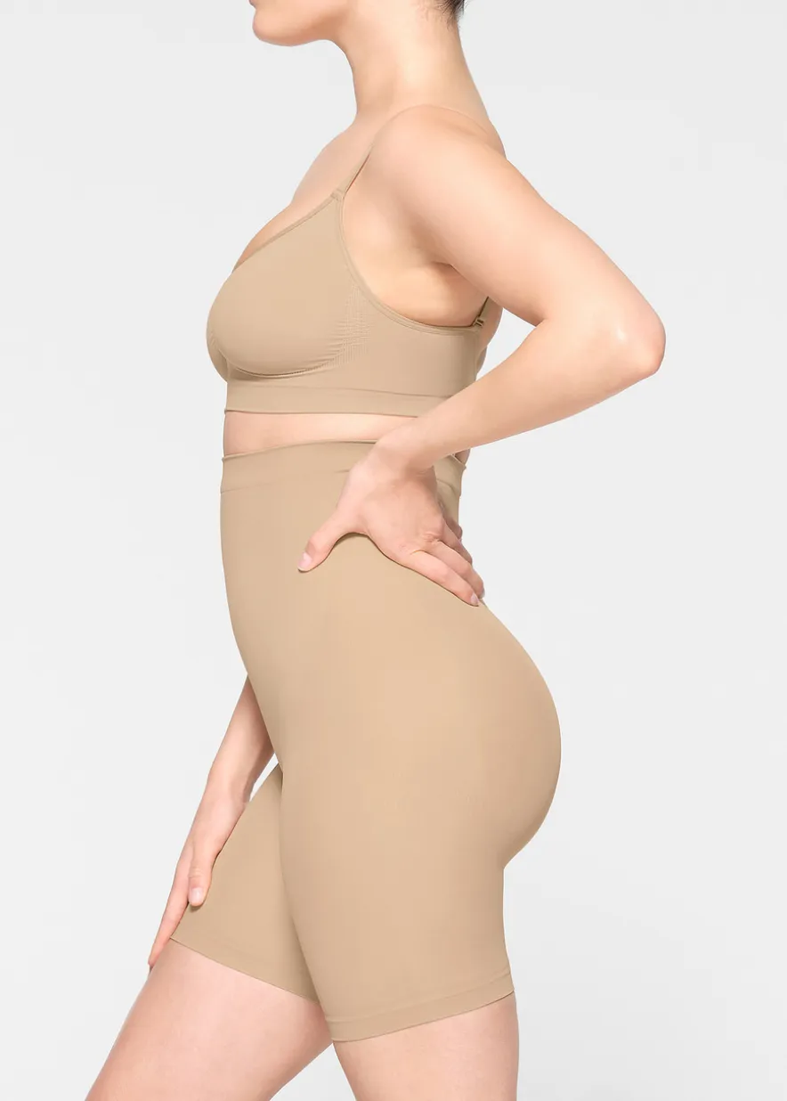 Seamless sculpt mid-thigh shorts