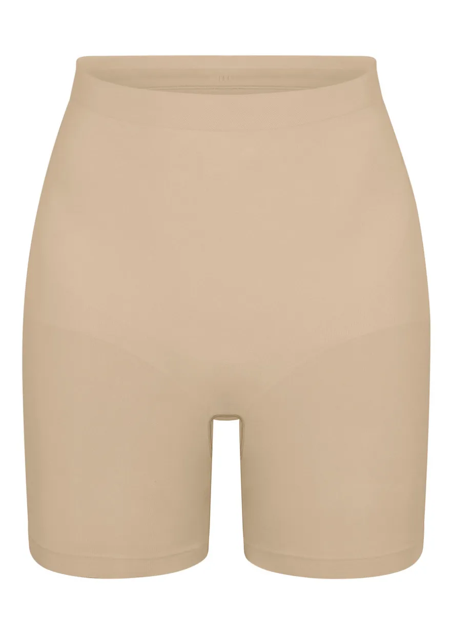 Seamless sculpt mid-thigh shorts