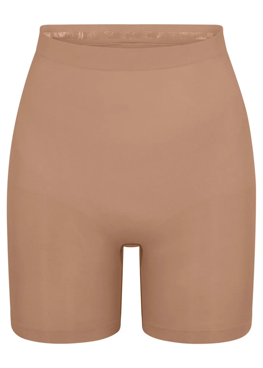 Seamless sculpt mid-thigh shorts