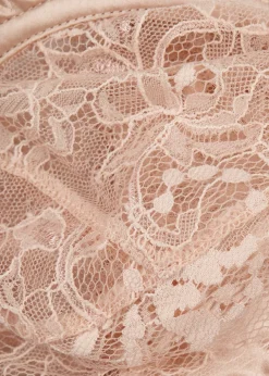 Signature lace balcony bra