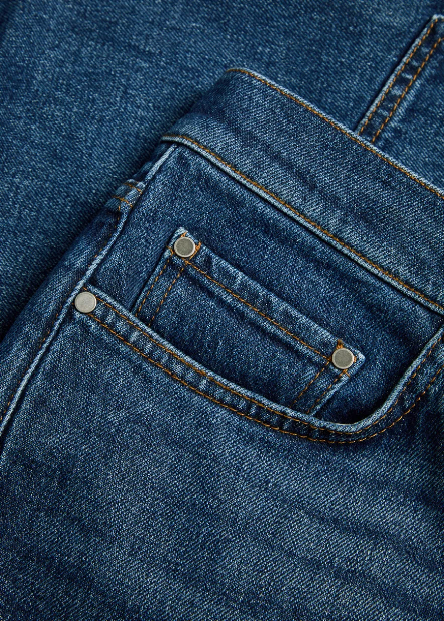 Straight-leg jeans