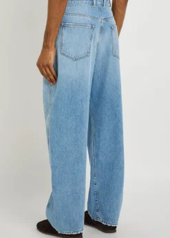 Straight-leg jeans