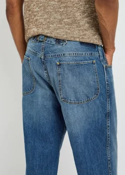 Straight-leg jeans