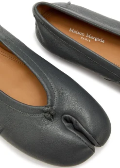 Tabi leather ballet flats