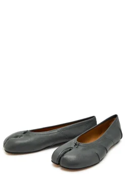 Tabi leather ballet flats