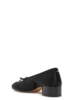 Tabi 30 satin pumps