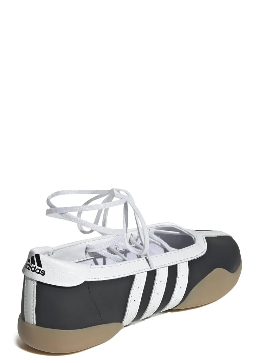 Taekwondo Mei leather ballet sneakers