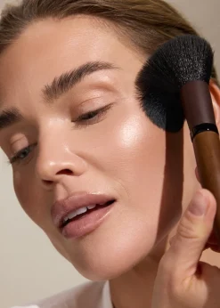 The Bronzer Brush