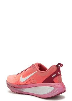 Vomero 18 sneakers