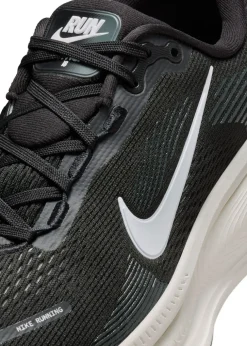 Vomero 18 sneakers