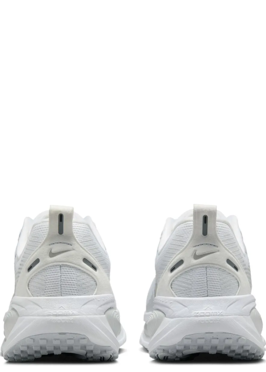 Vomero 18 sneakers